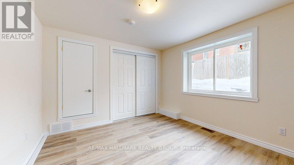 21 Elgin Street E Property Photo 11