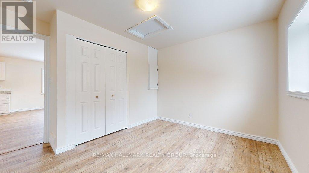 21 Elgin Street E Property Photo 24