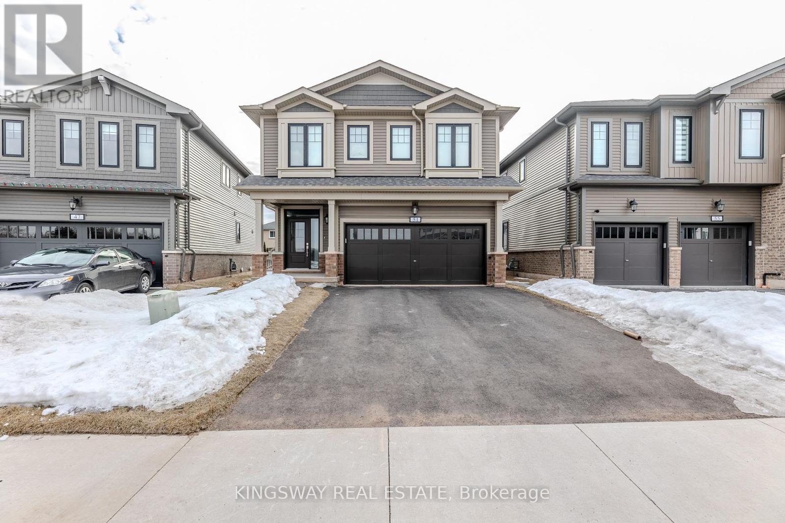 51 Starfire Crescent Property Photo 1