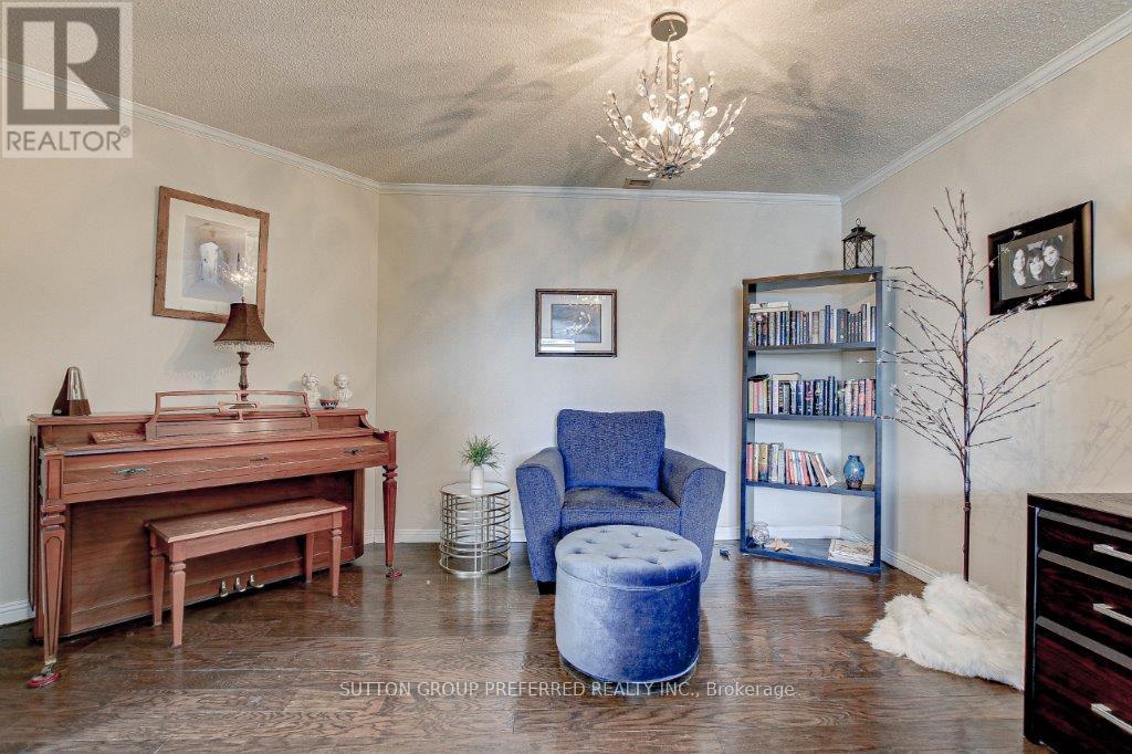 801 - 549 Ridout Street N Property Photo 14