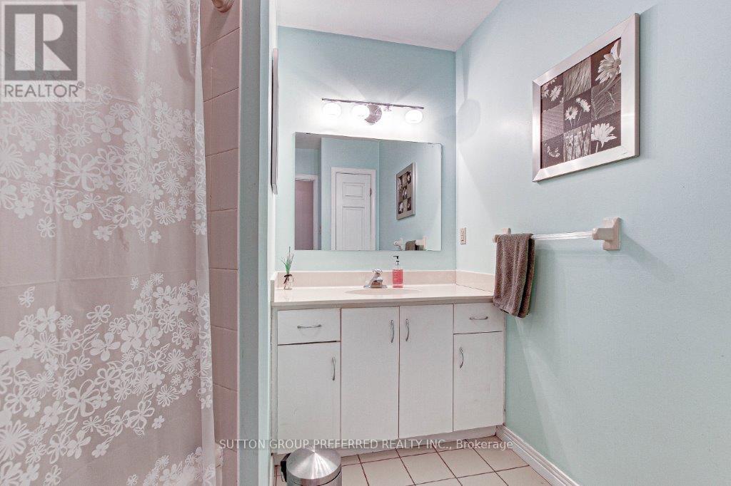 801 - 549 Ridout Street N Property Photo 15