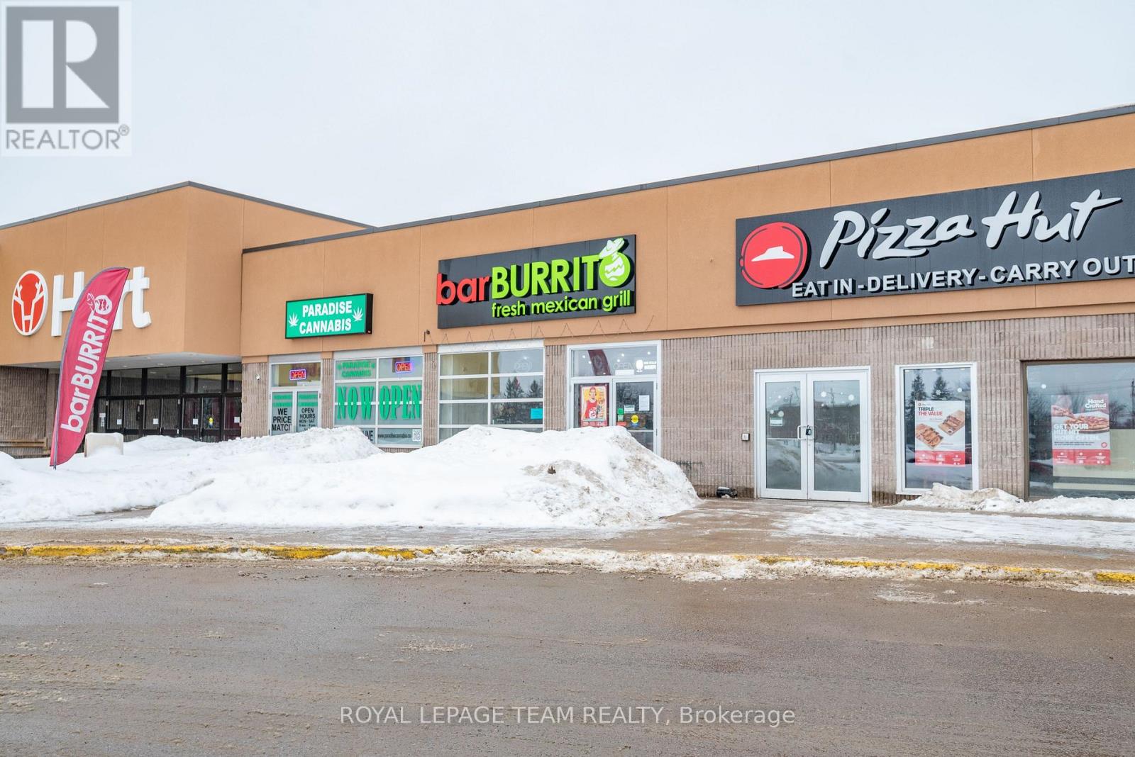 185 - 1200 Pembroke Street W Property Photo 3