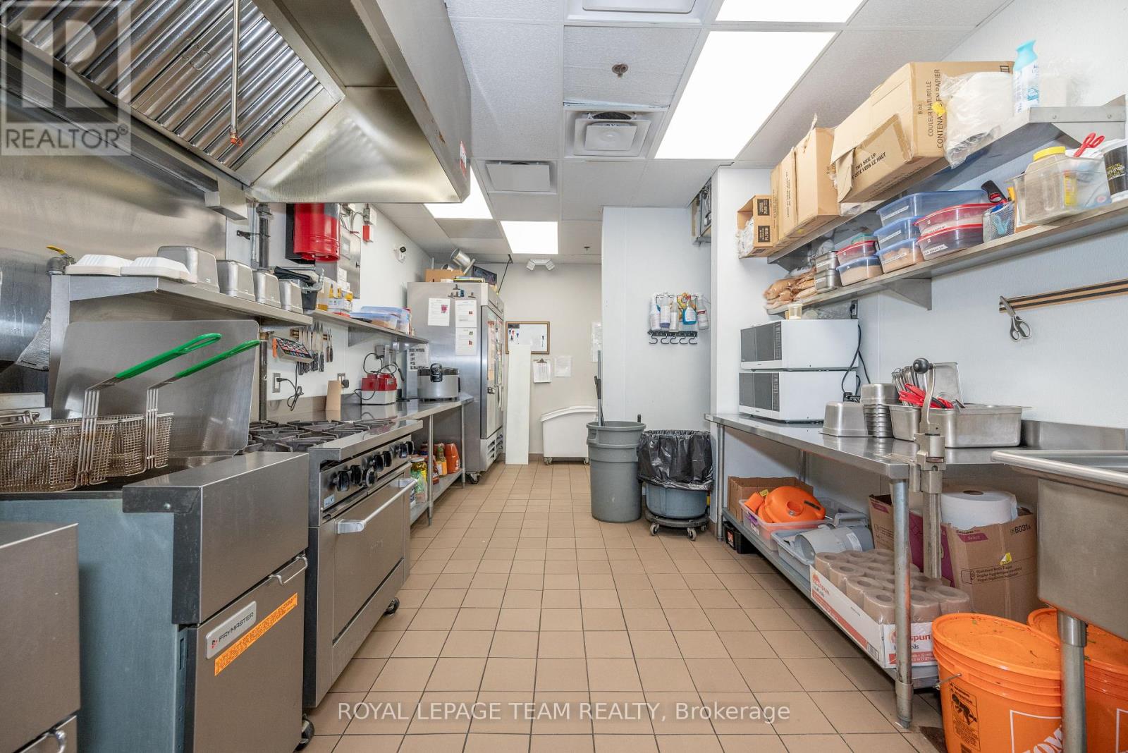 185 - 1200 Pembroke Street W Property Photo 16