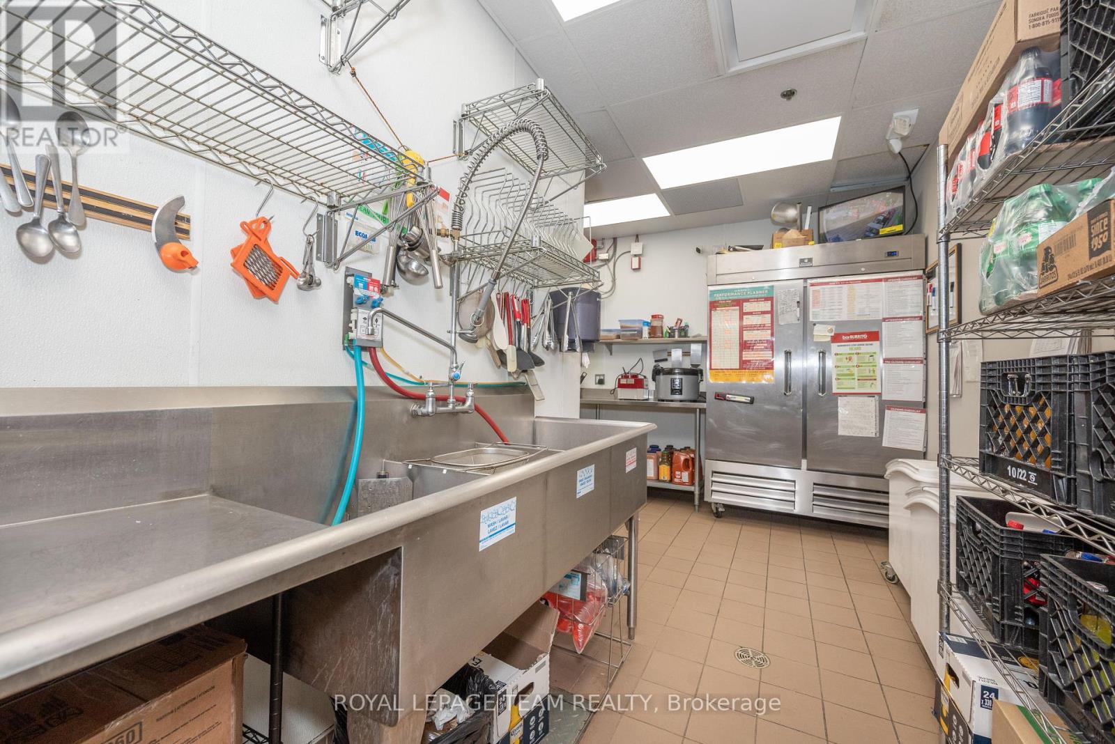 185 - 1200 Pembroke Street W Property Photo 20