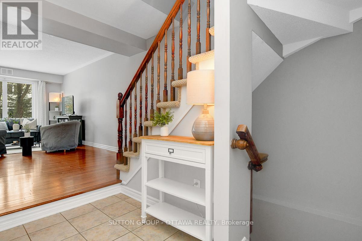 4225 Kelly Farm Drive Property Photo 2