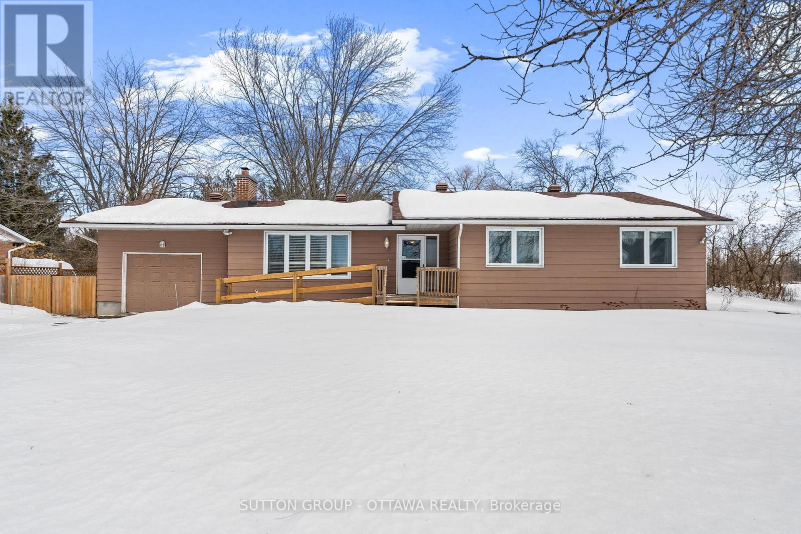 6489 Rideau Valley Drive N Property Photo 1