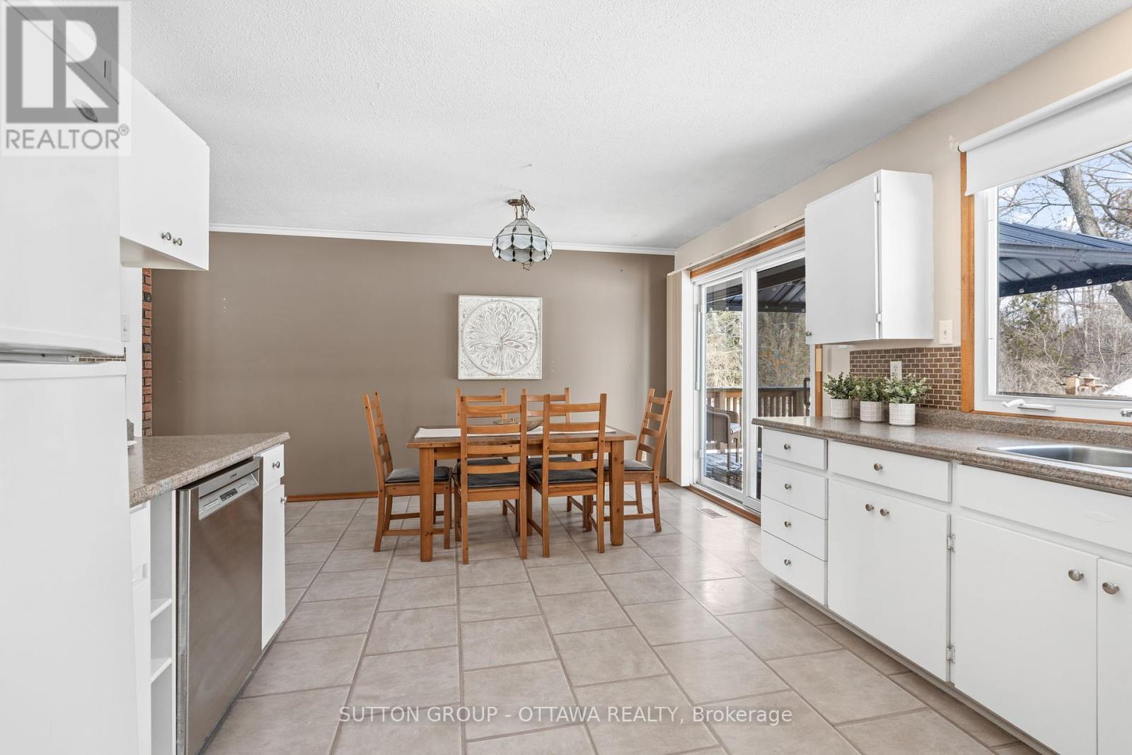 6489 Rideau Valley Drive N Property Photo 14