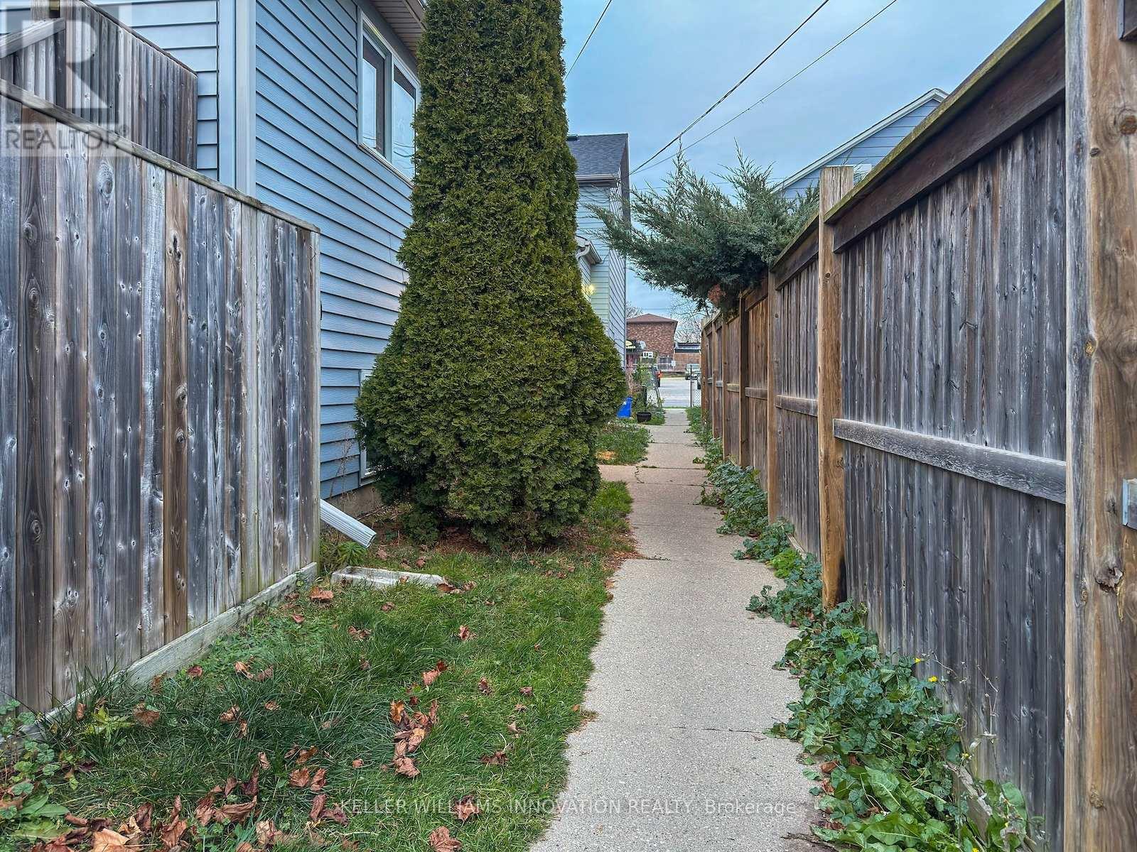 B - 1202 King Street E Property Photo 17