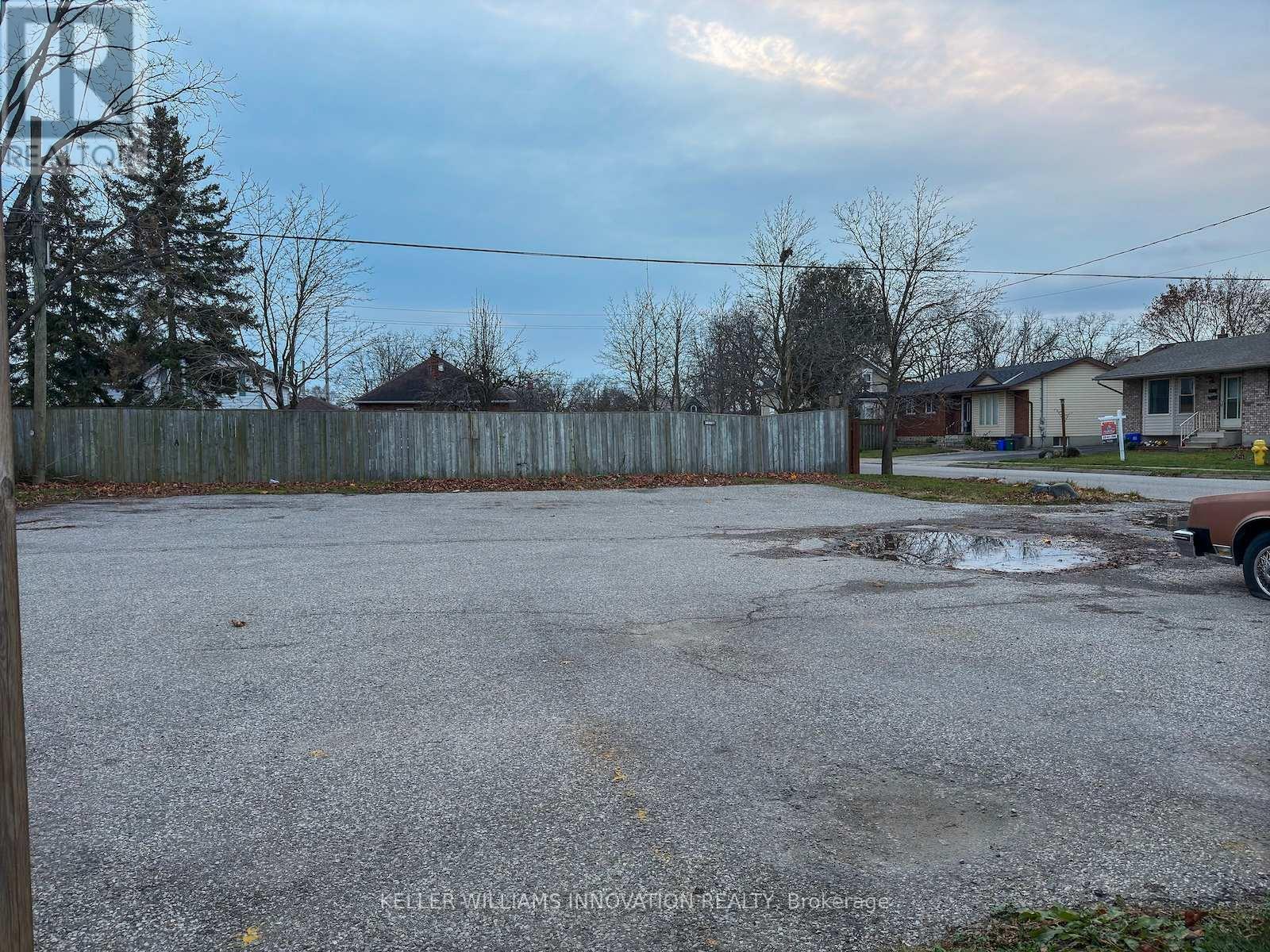 B - 1202 King Street E Property Photo 18