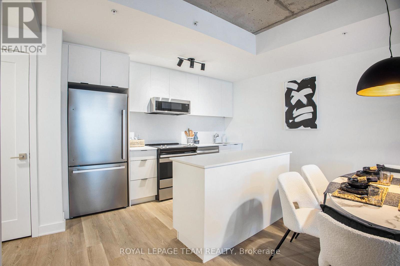 A206 - 1655 Carling Avenue Property Photo 2
