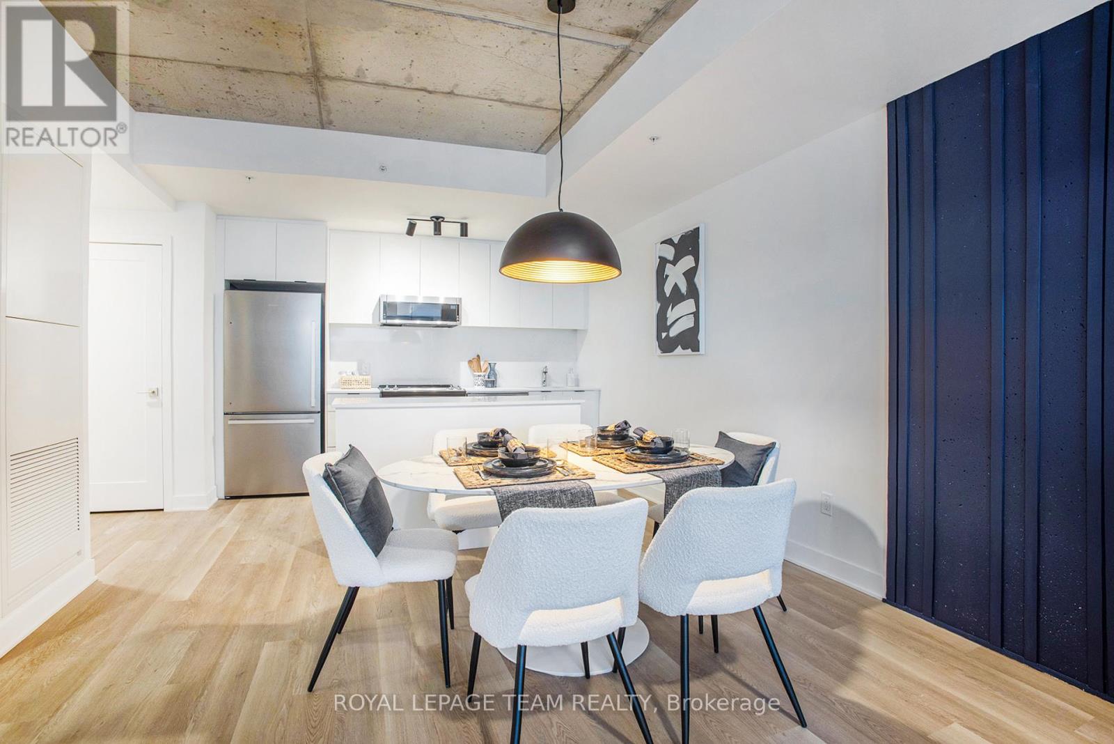 A318 - 1655 Carling Avenue Property Photo 9