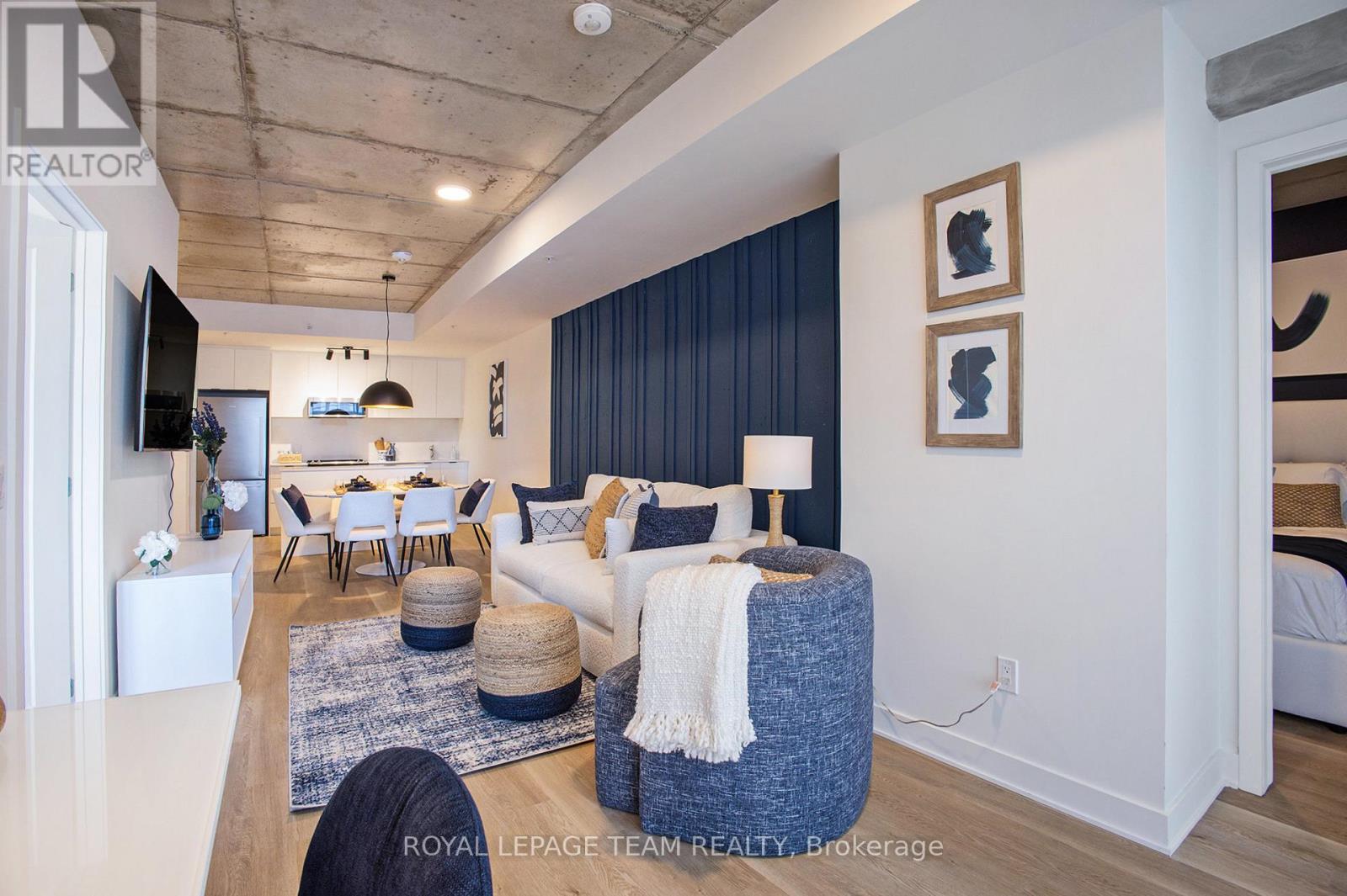 A318 - 1655 Carling Avenue Property Photo 12