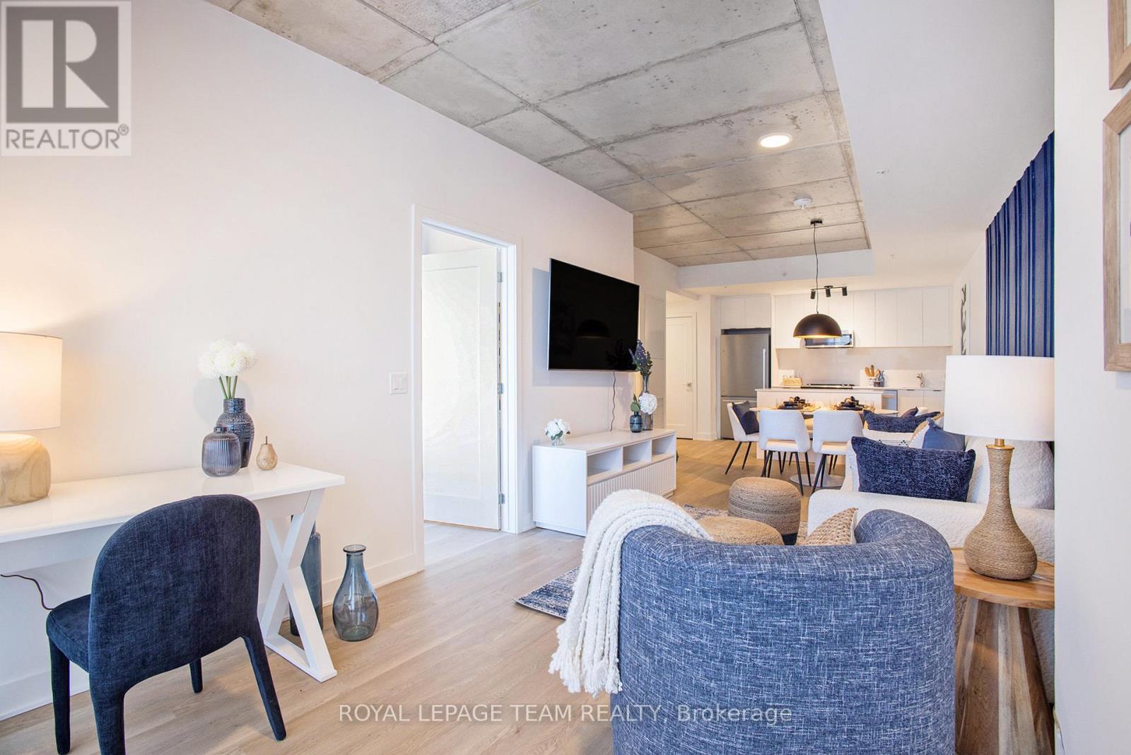 A318 - 1655 Carling Avenue Property Photo 13