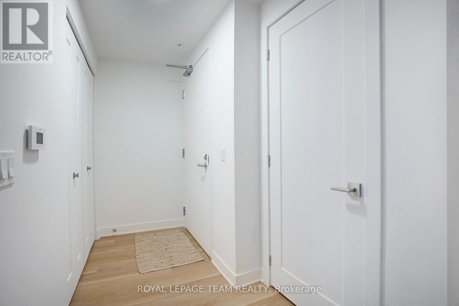 A318 - 1655 Carling Avenue Property Photo 22