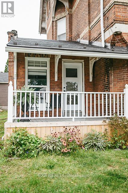55-57 Dundas Street W Property Photo 4