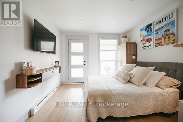 55-57 Dundas Street W Property Photo 8