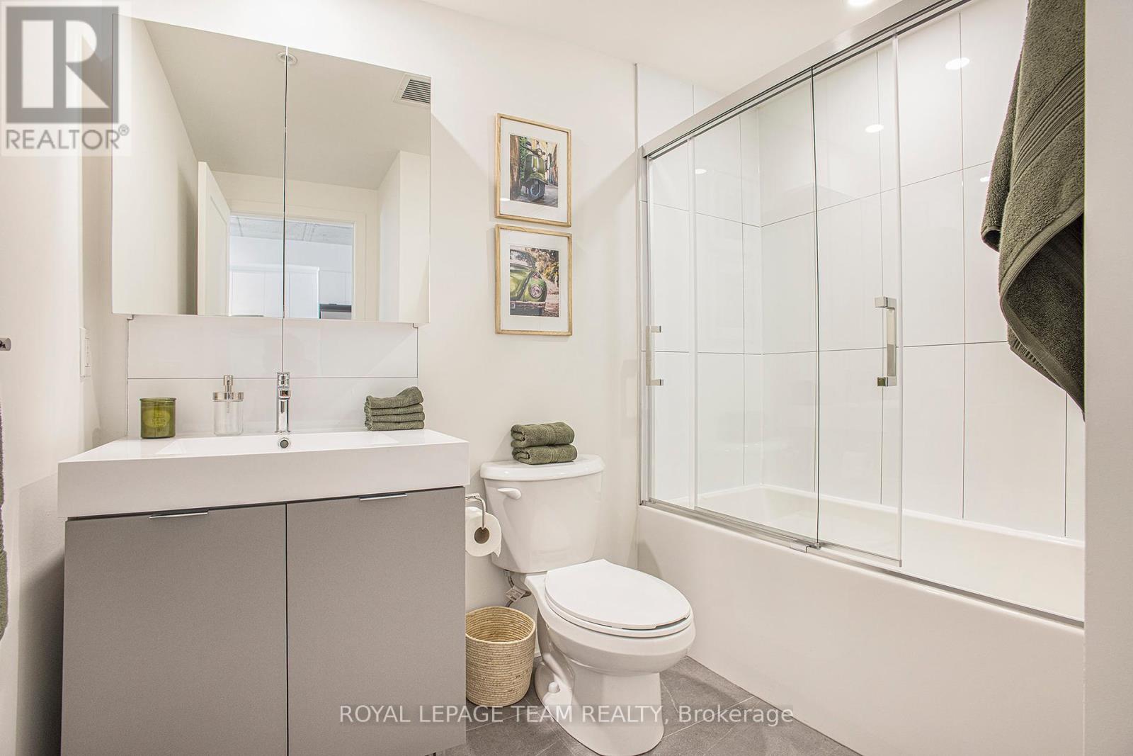 A214 - 1655 Carling Avenue Property Photo 6