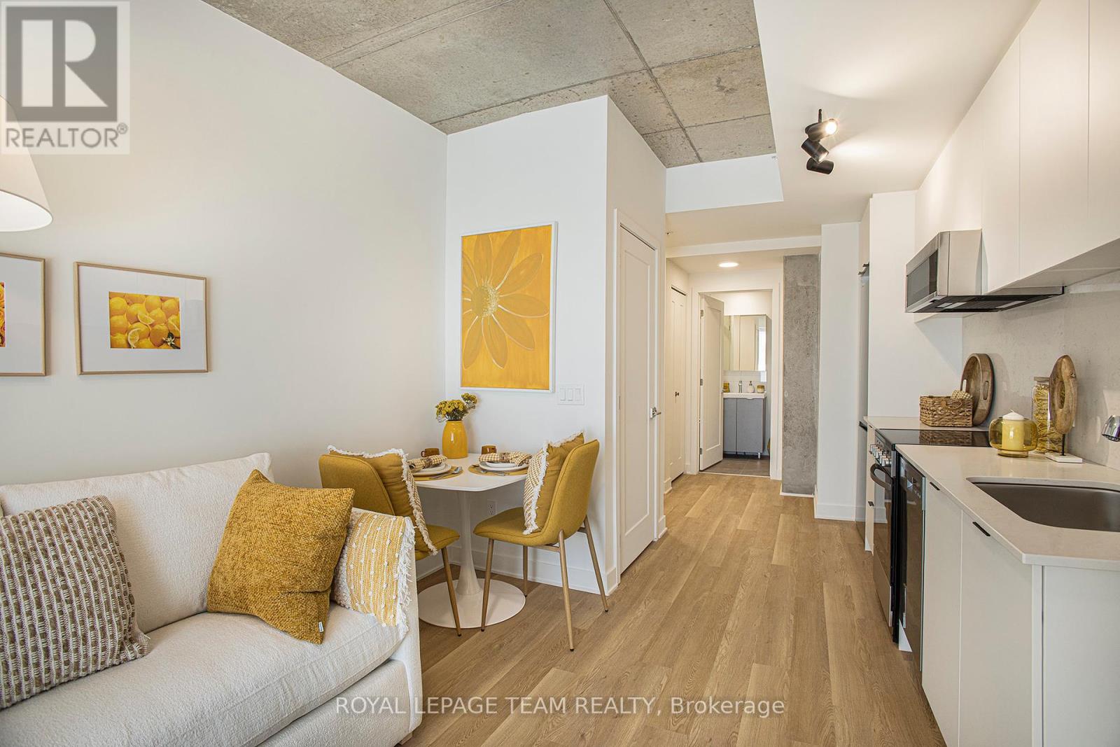 A611 - 1655 Carling Avenue Property Photo 9