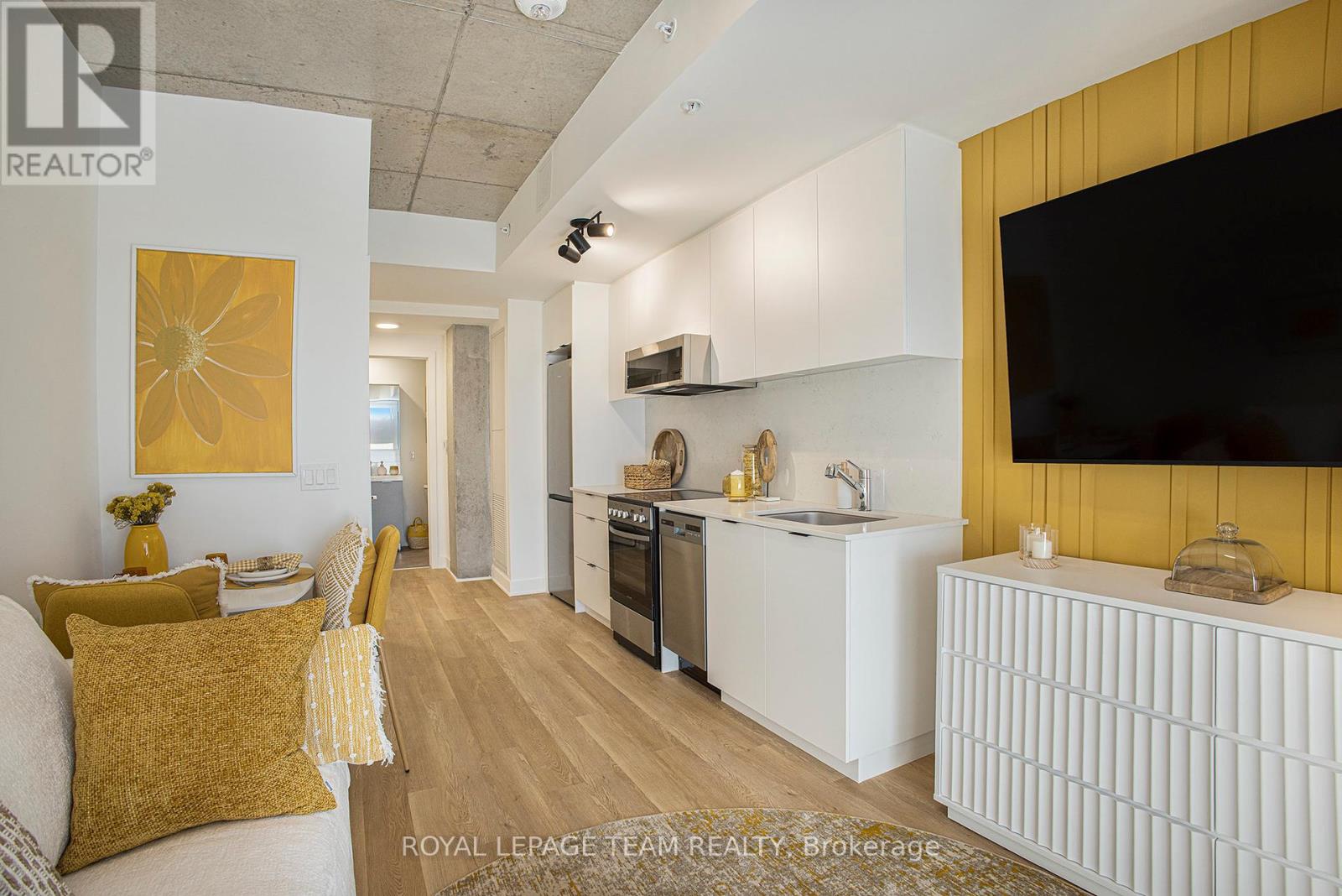 A611 - 1655 Carling Avenue Property Photo 11