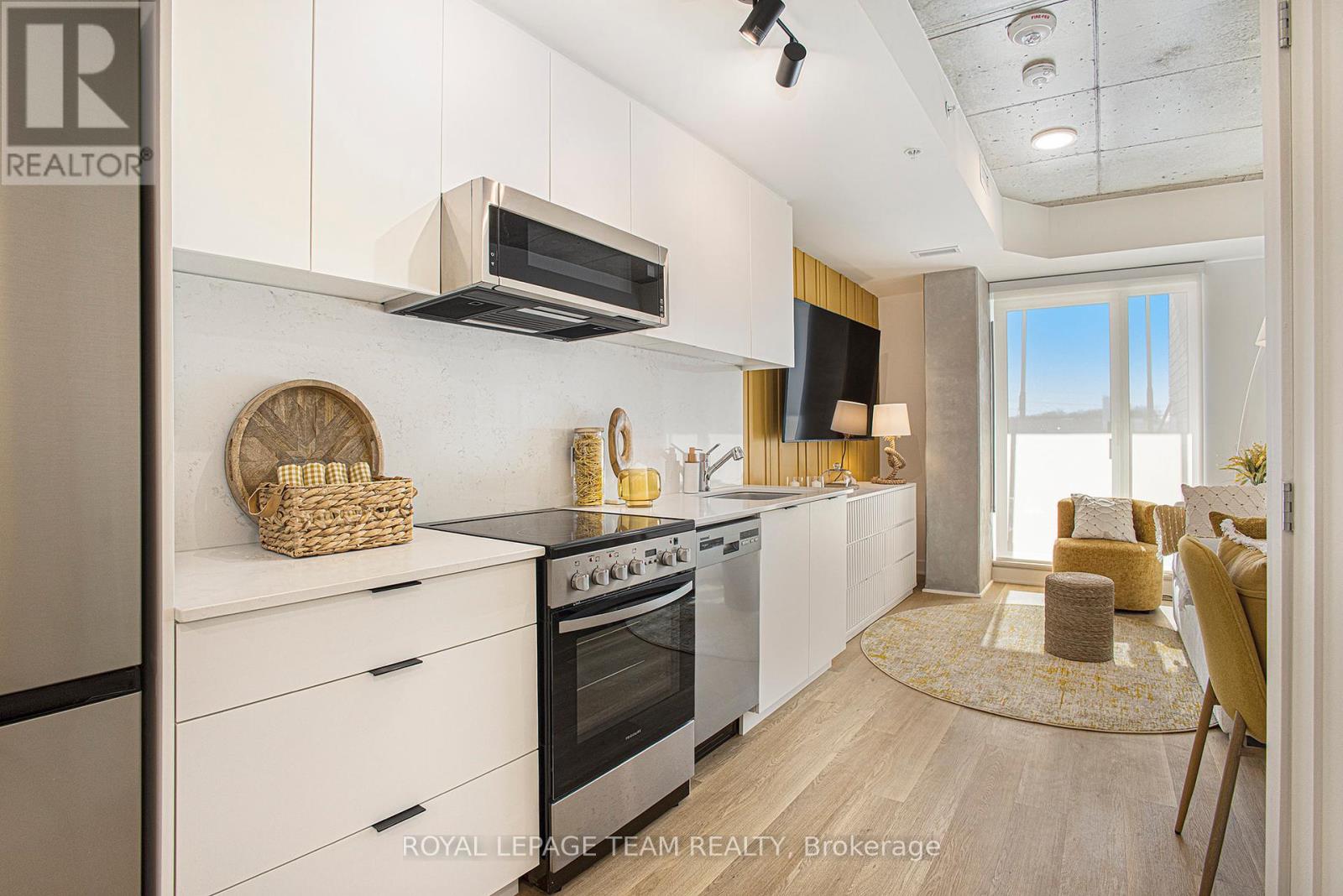 A611 - 1655 Carling Avenue Property Photo 16