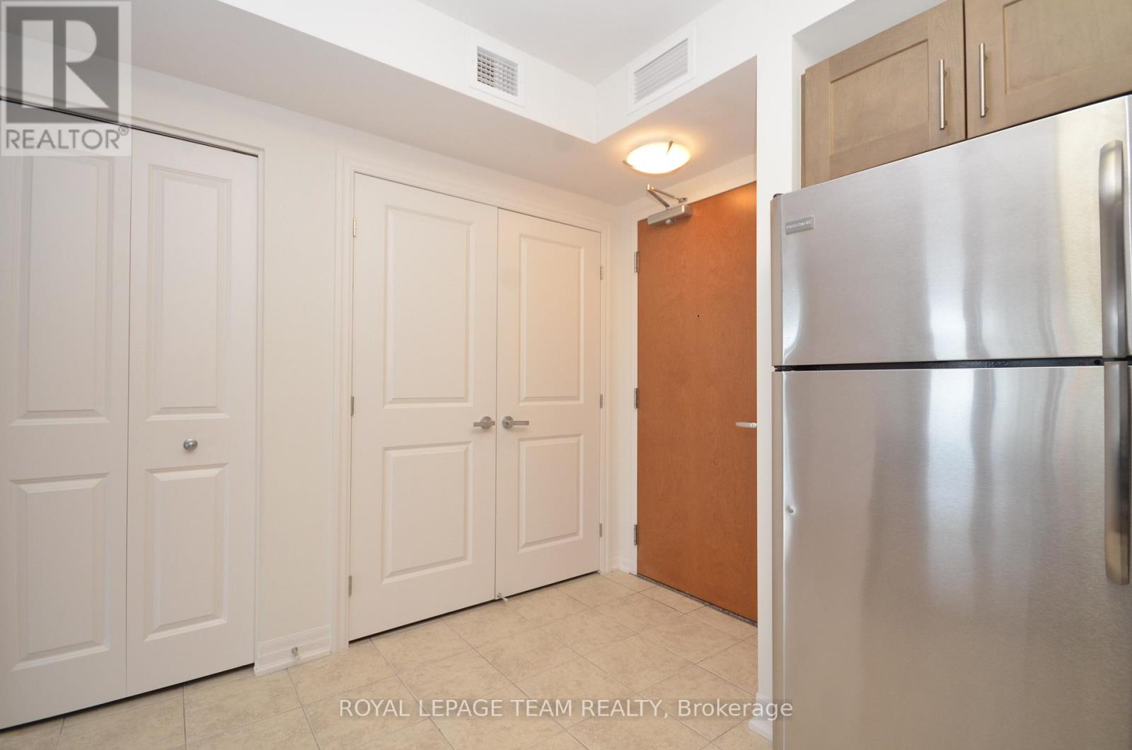 404 - 242 Rideau Street Property Photo 6
