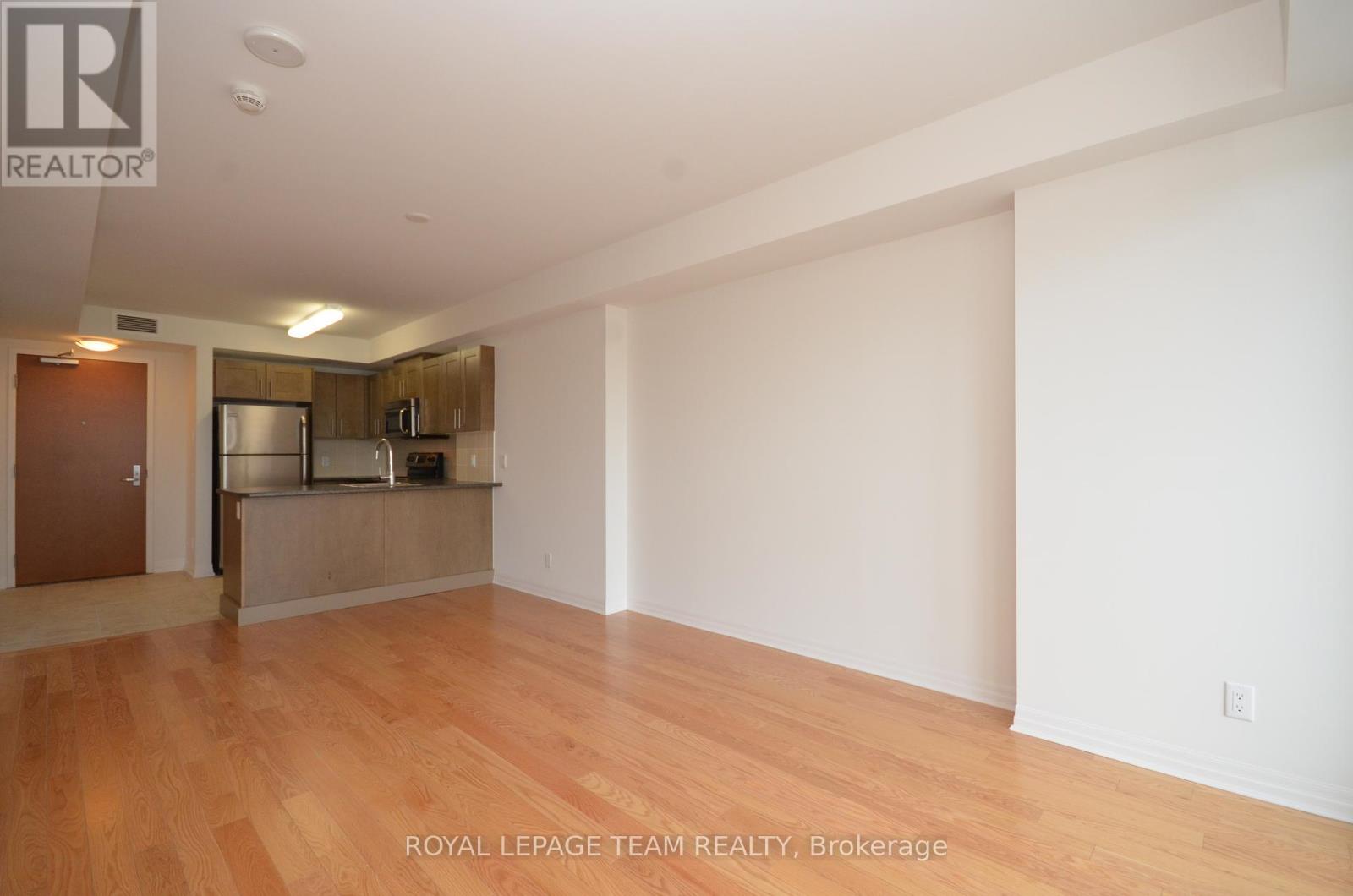 404 - 242 Rideau Street Property Photo 10
