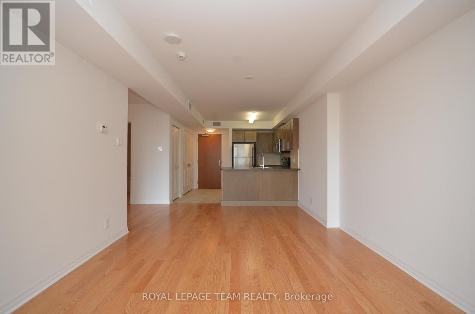 404 - 242 Rideau Street Property Photo 11