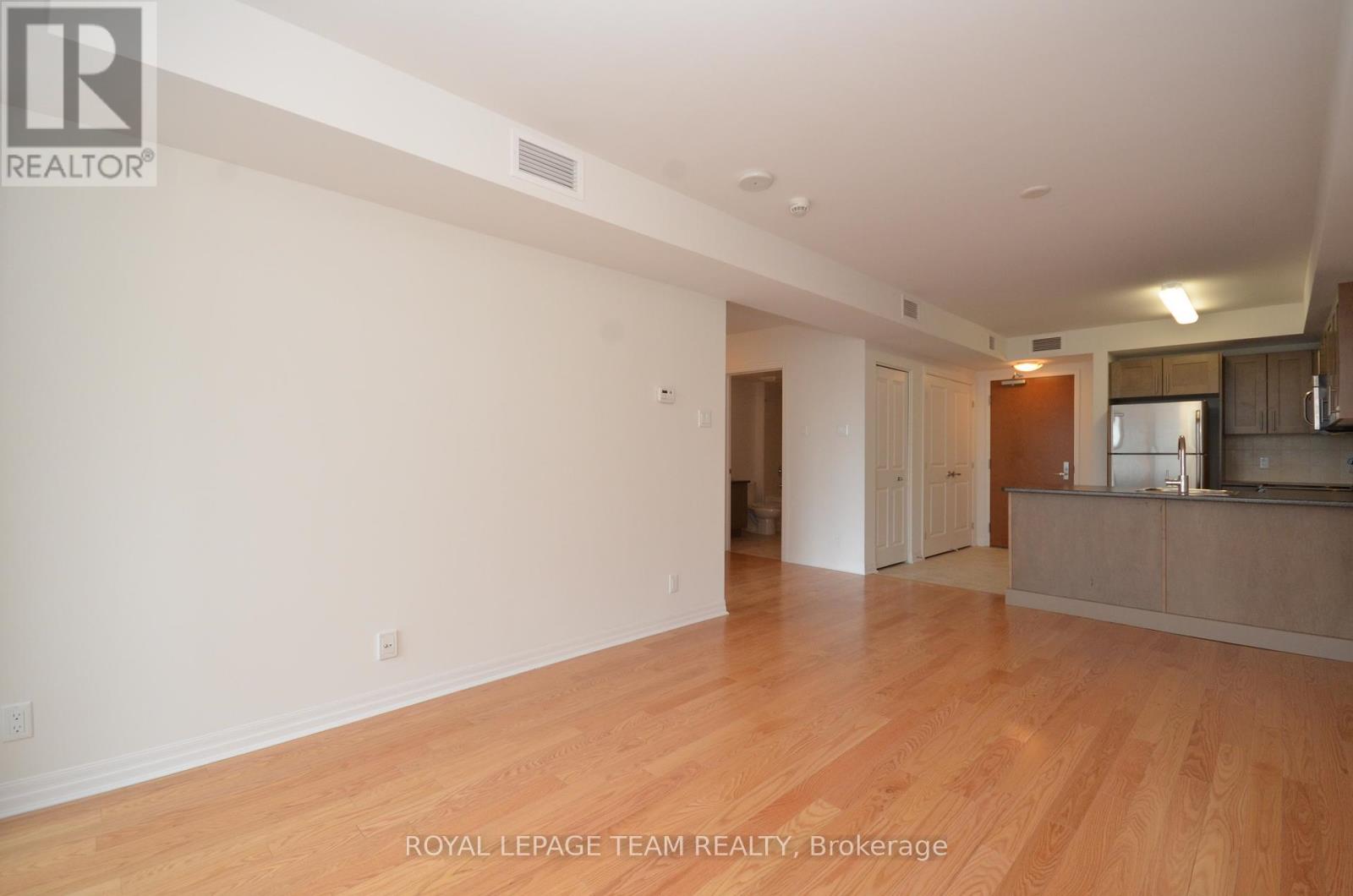 404 - 242 Rideau Street Property Photo 12