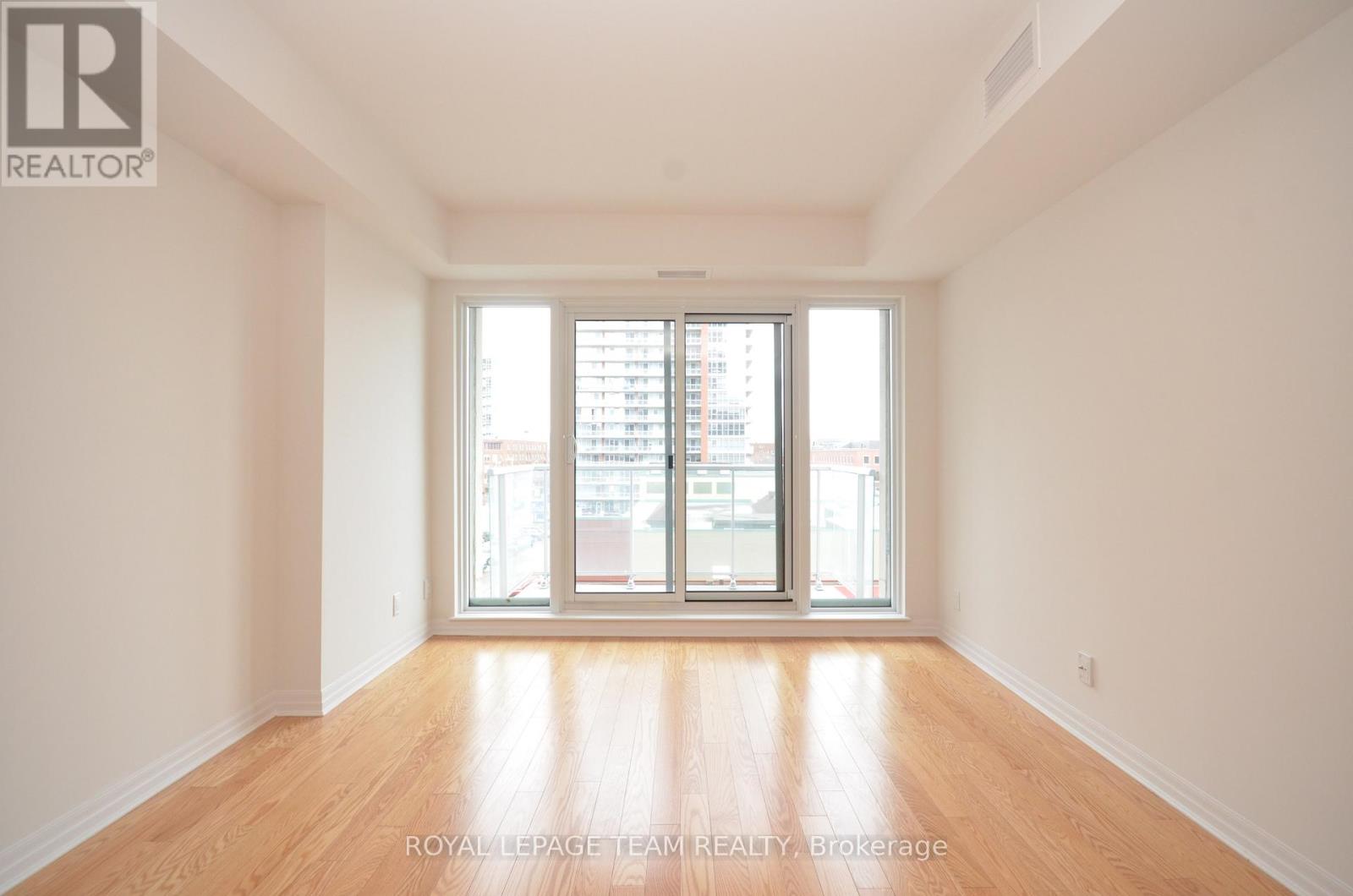 404 - 242 Rideau Street Property Photo 14