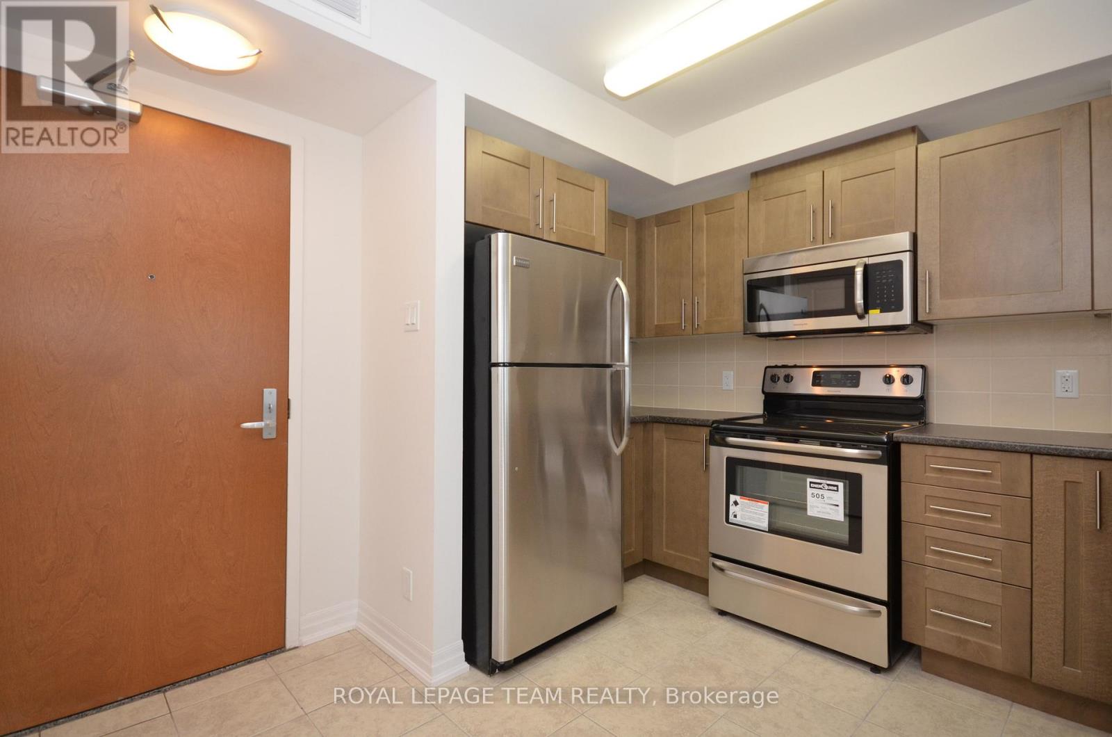 404 - 242 Rideau Street Property Photo 19