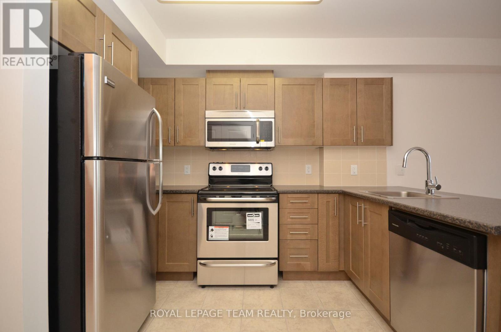 404 - 242 Rideau Street Property Photo 22