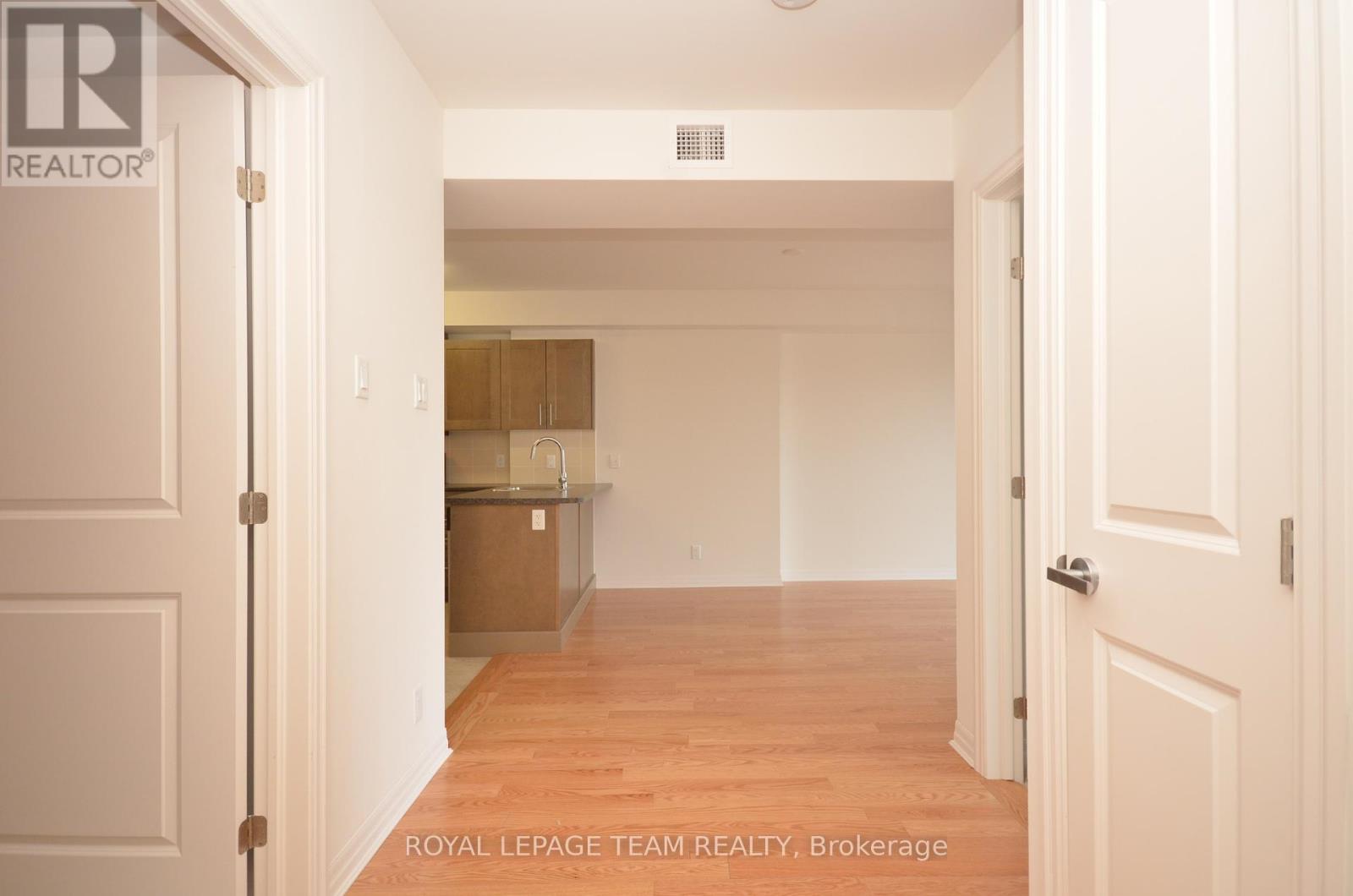 404 - 242 Rideau Street Property Photo 24