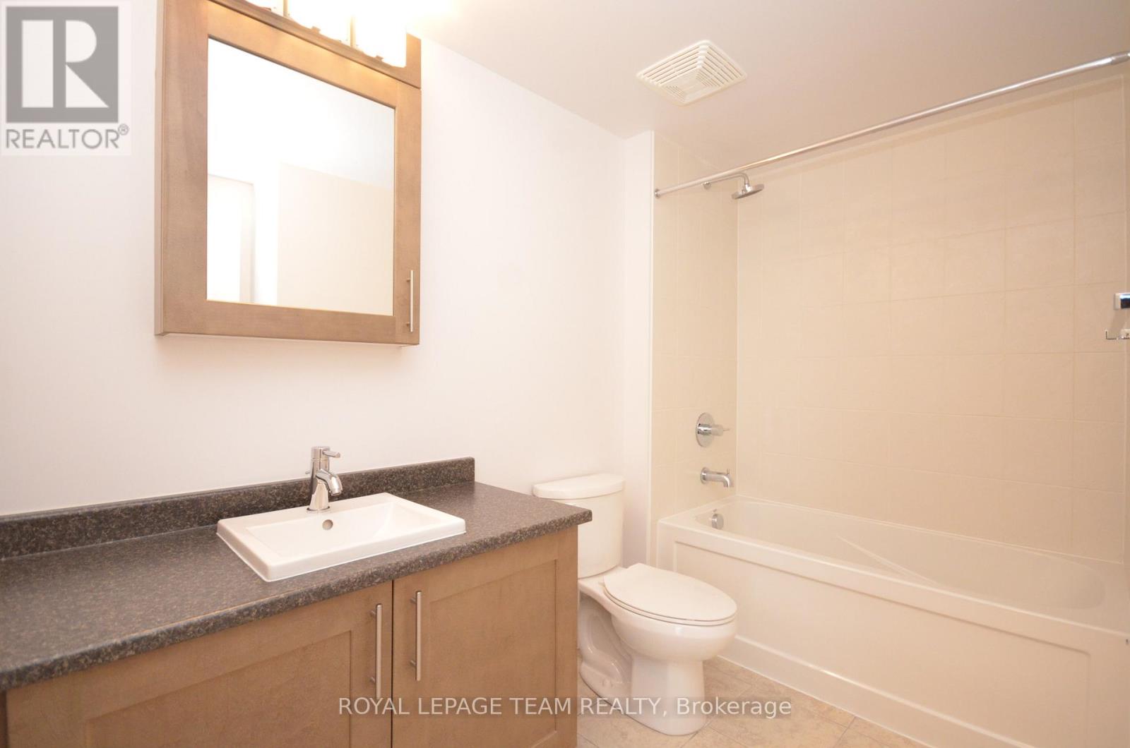 404 - 242 Rideau Street Property Photo 29