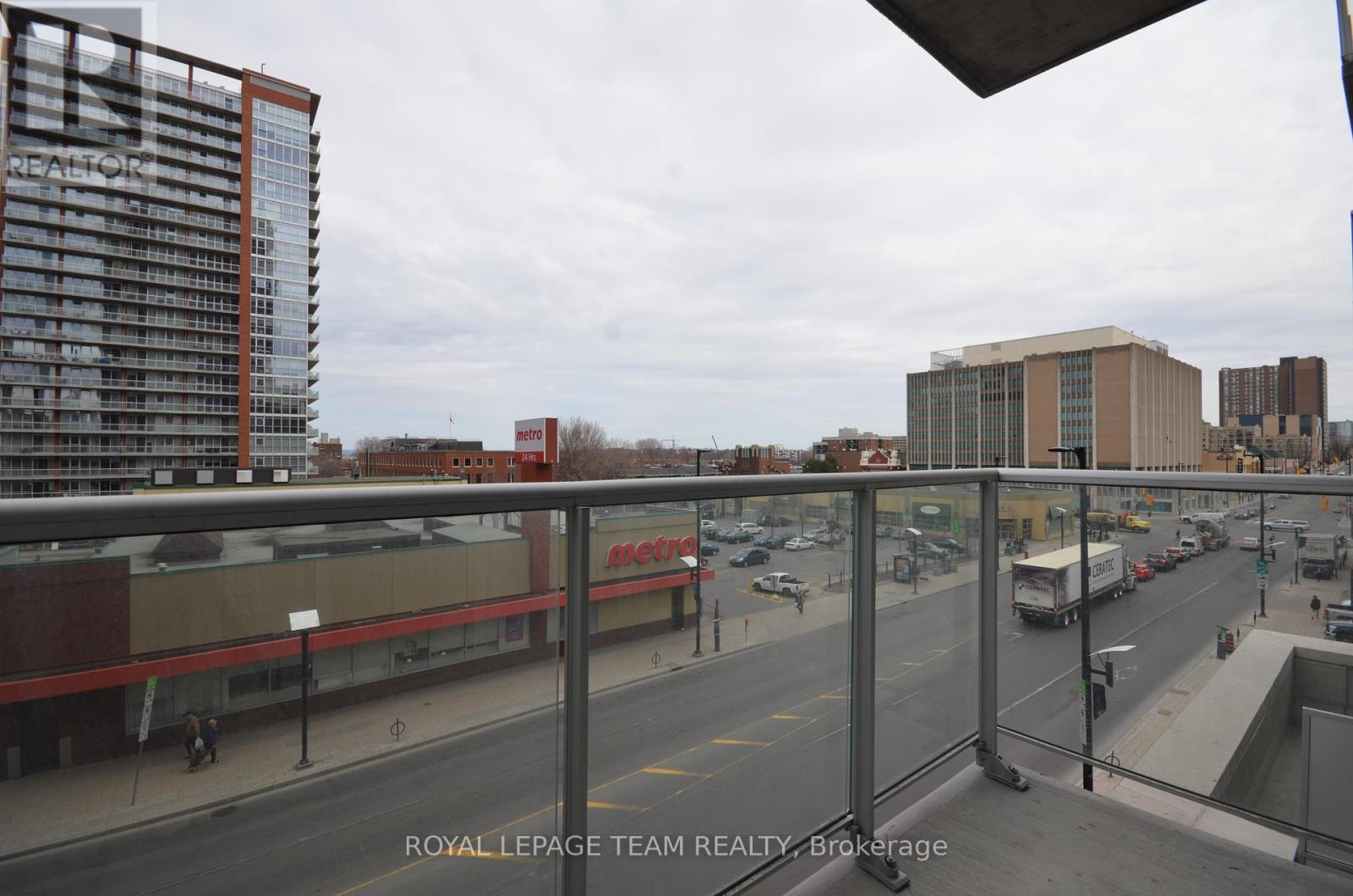 404 - 242 Rideau Street Property Photo 32