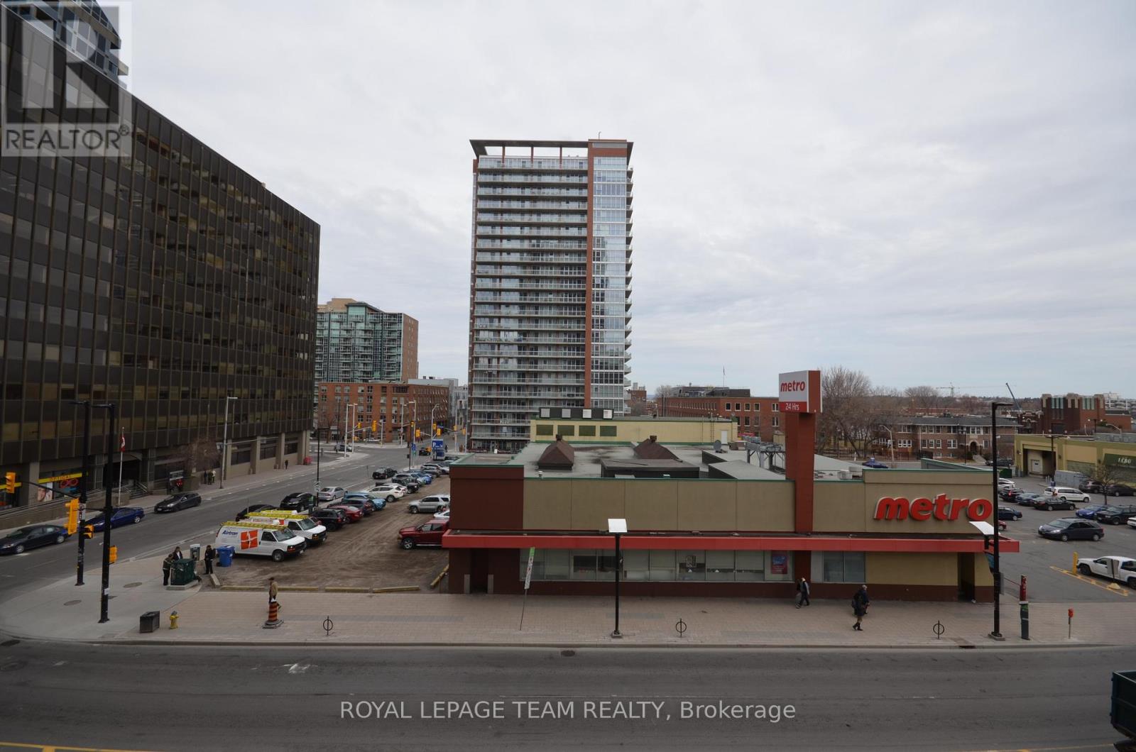 404 - 242 Rideau Street Property Photo 34