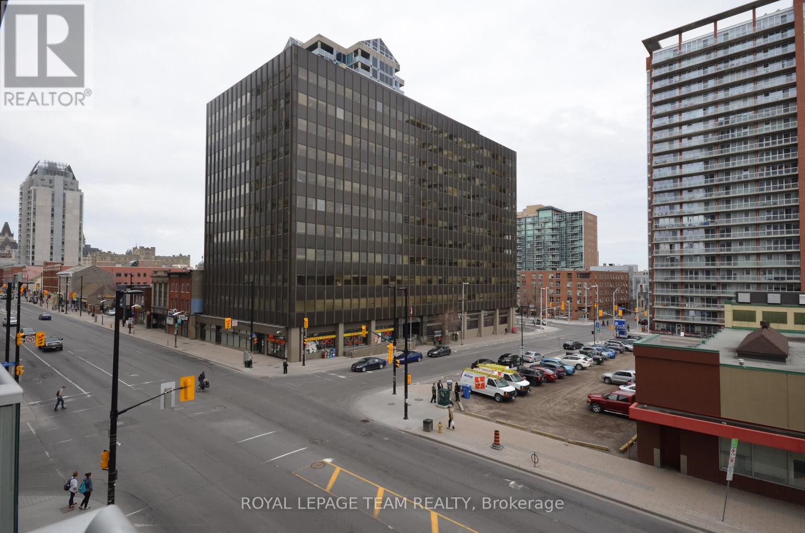 404 - 242 Rideau Street Property Photo 35
