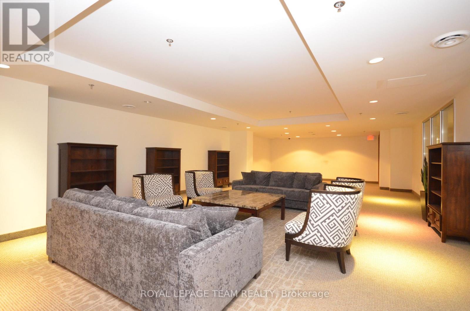 404 - 242 Rideau Street Property Photo 38