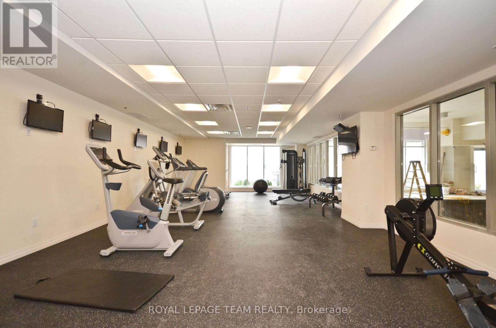 404 - 242 Rideau Street Property Photo 41