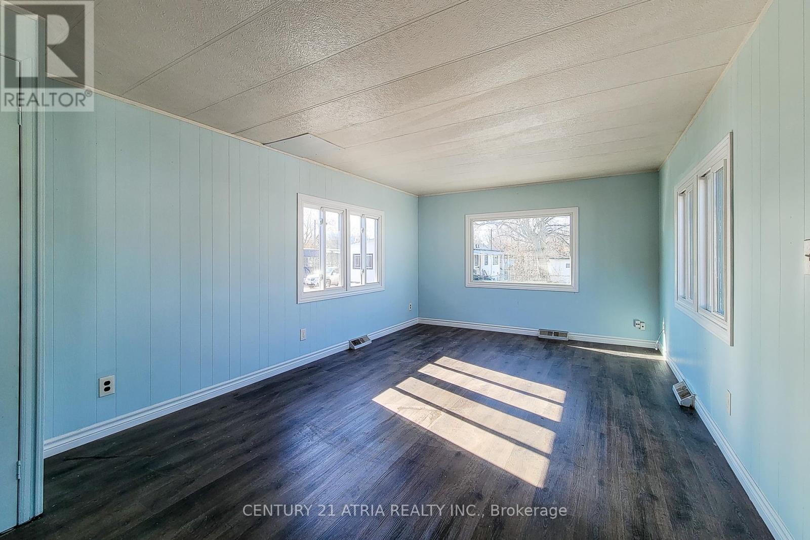 304 - 241 St. Paul Street W Property Photo 4