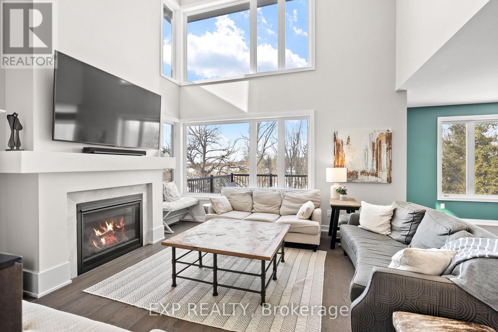 134 Escarpment Crescent Property Photo 10