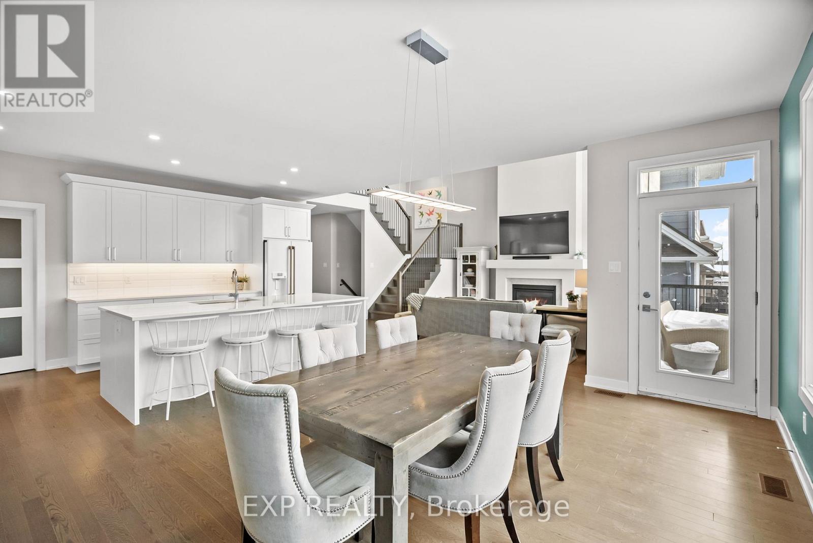 134 Escarpment Crescent Property Photo 11