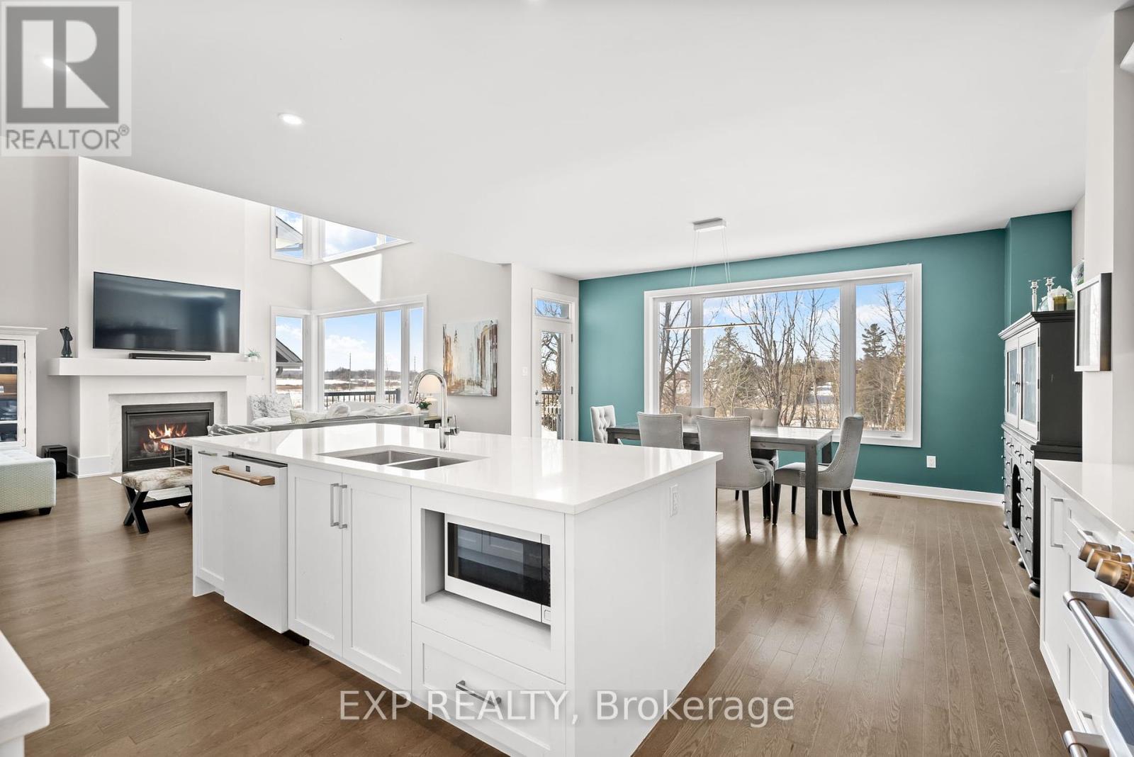 134 Escarpment Crescent Property Photo 14