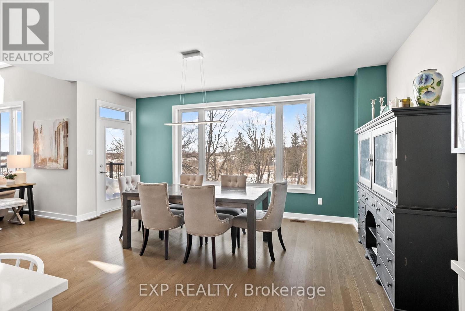 134 Escarpment Crescent Property Photo 16