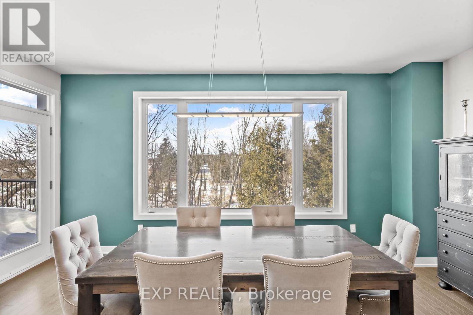 134 Escarpment Crescent Property Photo 17