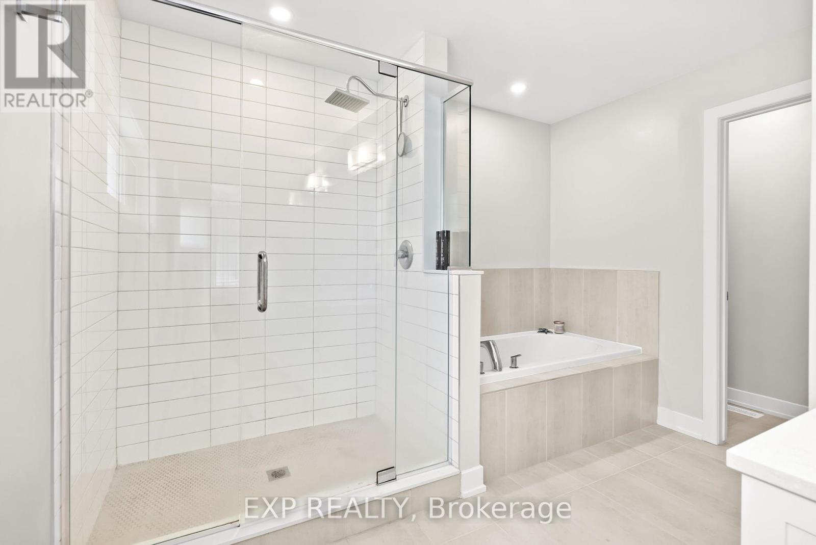 134 Escarpment Crescent Property Photo 23