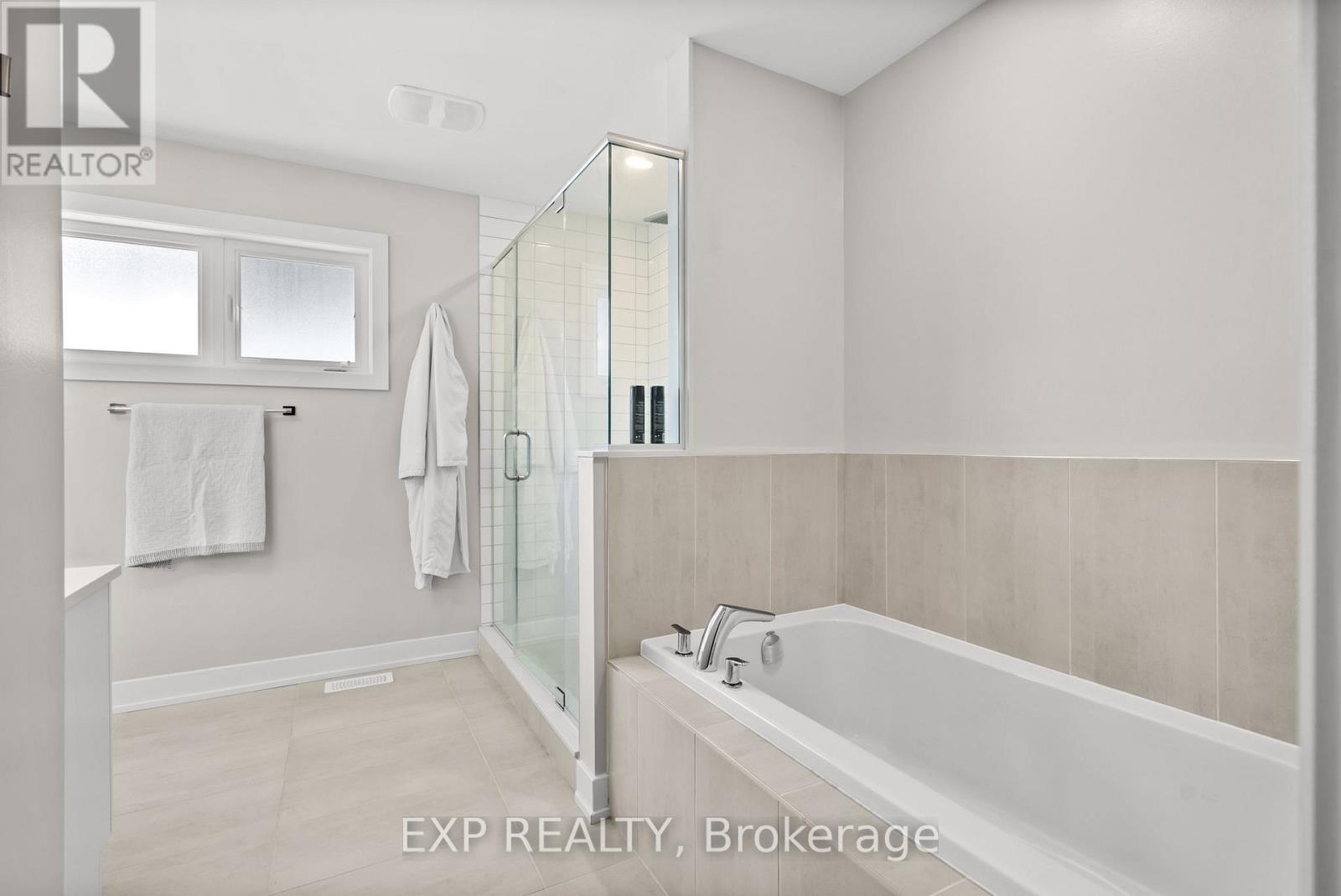 134 Escarpment Crescent Property Photo 24