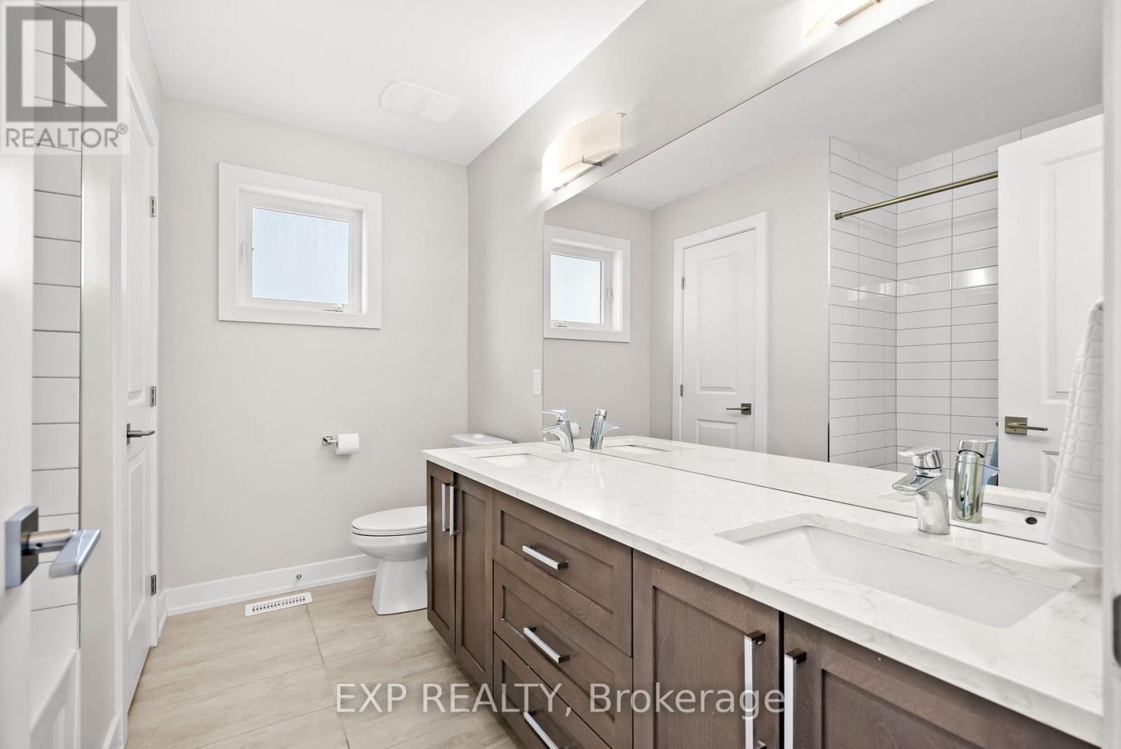 134 Escarpment Crescent Property Photo 30