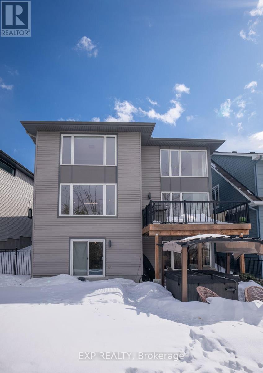 134 Escarpment Crescent Property Photo 33