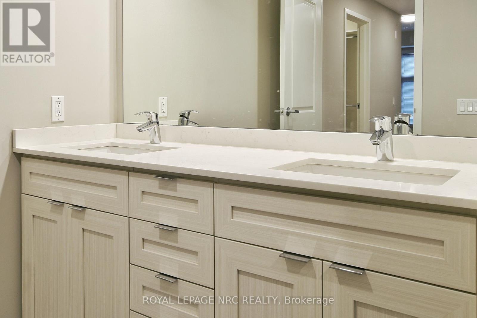 404 - 10 Albert Street E Property Photo 9