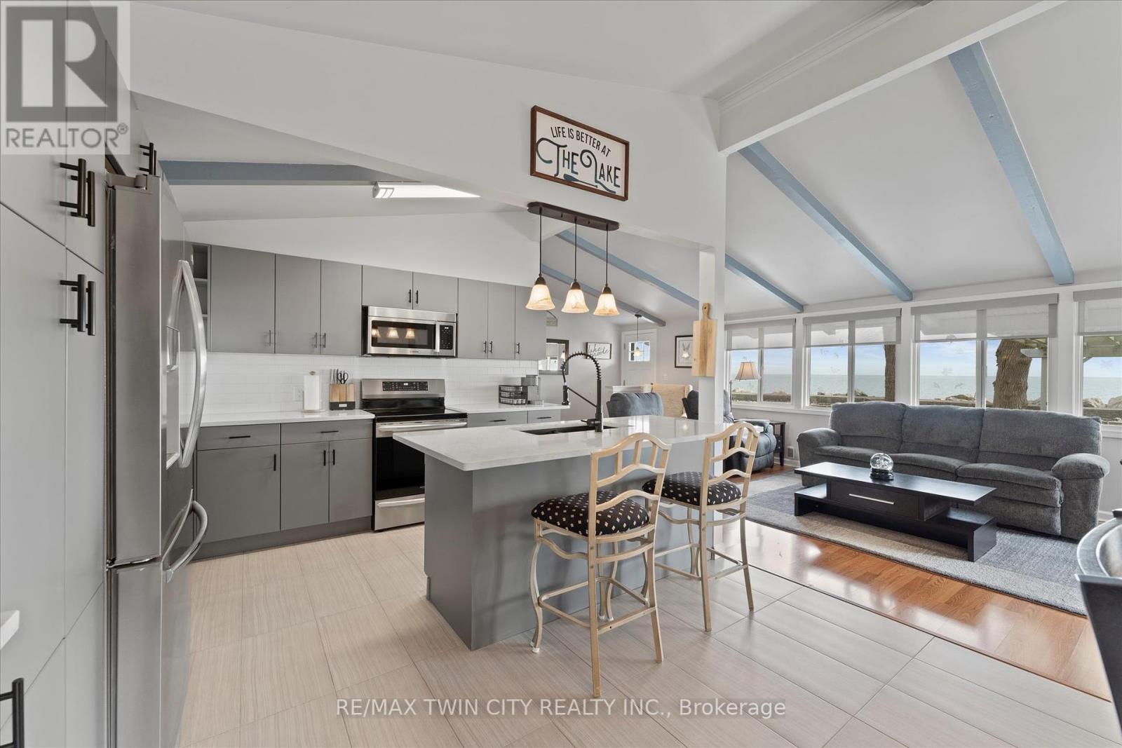 244 Cotterie Park Property Photo 9